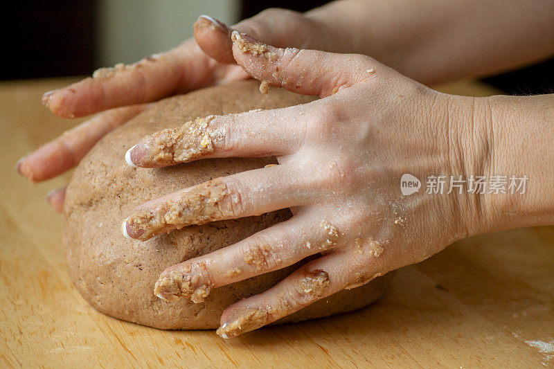 在家烘焙:圣诞姜饼饼干