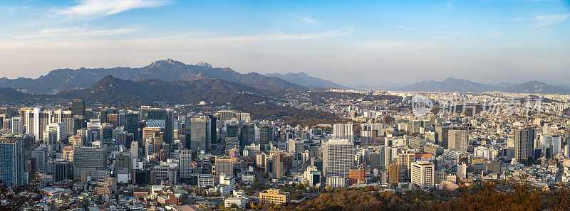 日落时分的韩国首尔城市天际线