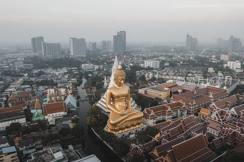 泰国大佛，位于安通省的孟庙