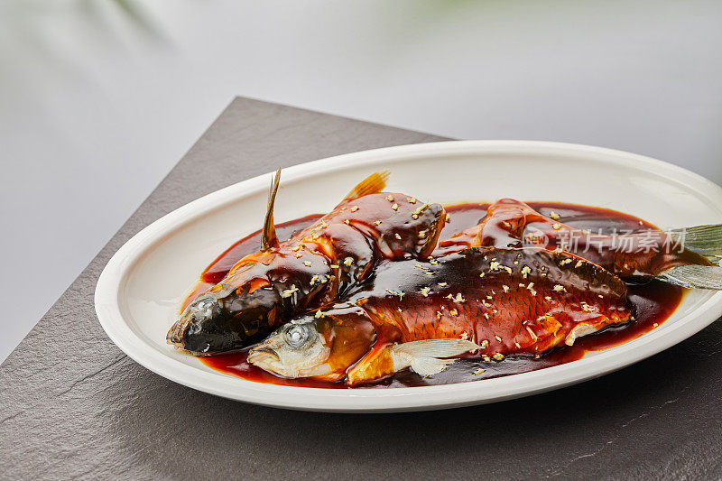 西湖醋鱼，松枣鱼，杭州菜，中国菜