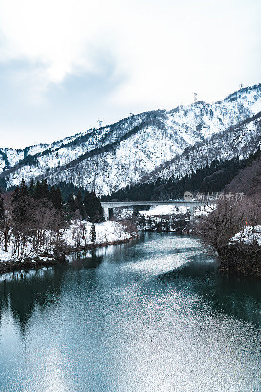 日本白川古村的冬季景观