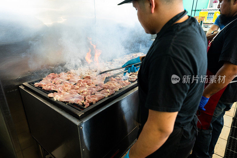 墨西哥餐厅里的烤鸡