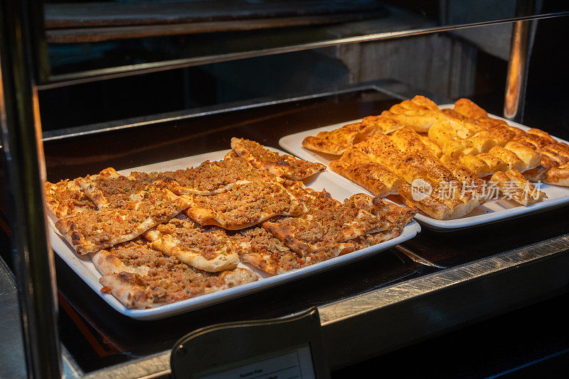 土耳其美味披萨，酒店自助皮塔饼