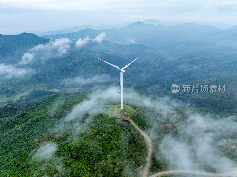 山区风电场云和雾的航空摄影