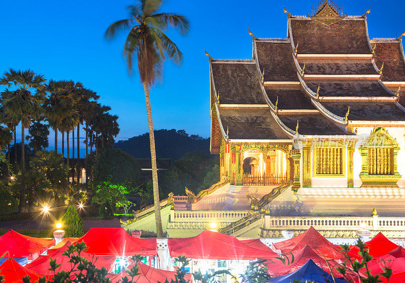 老挝琅勃拉邦著名的夜市