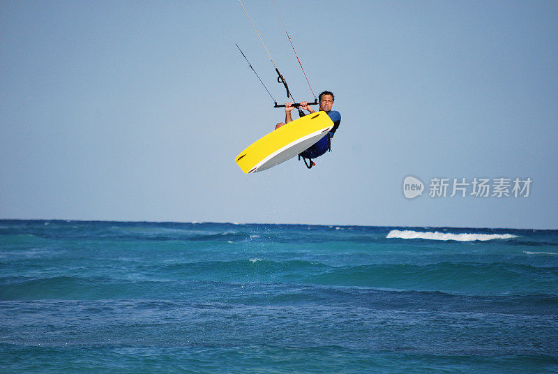 跳风筝冲浪者