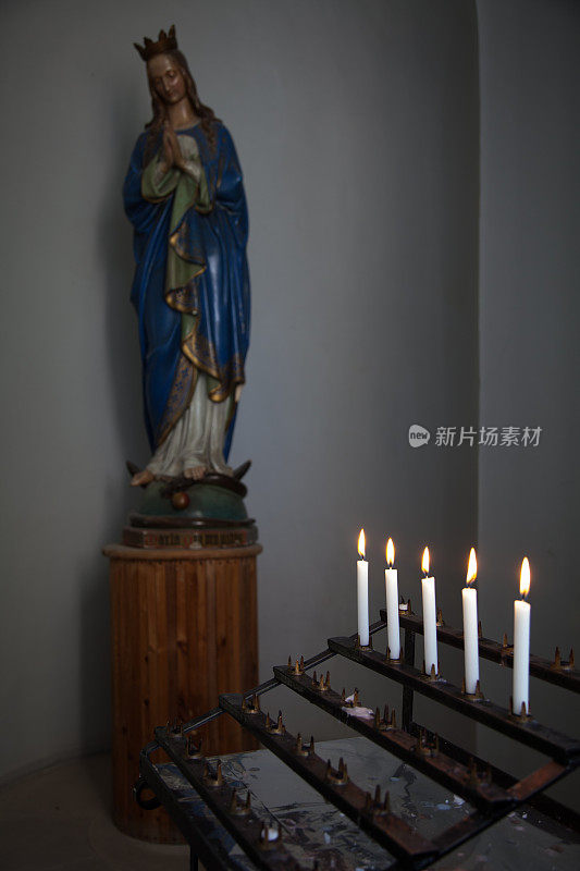 圣母玛利亚和五个蜡烛