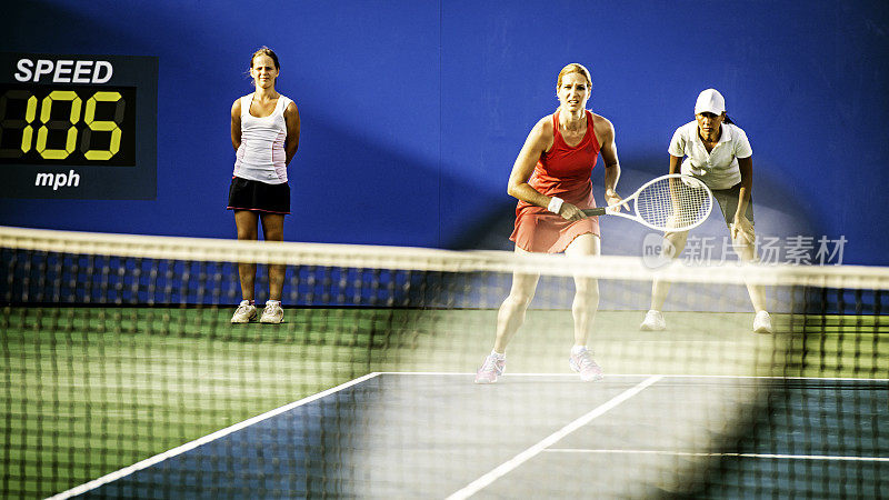 职业女子网球运动员在行动