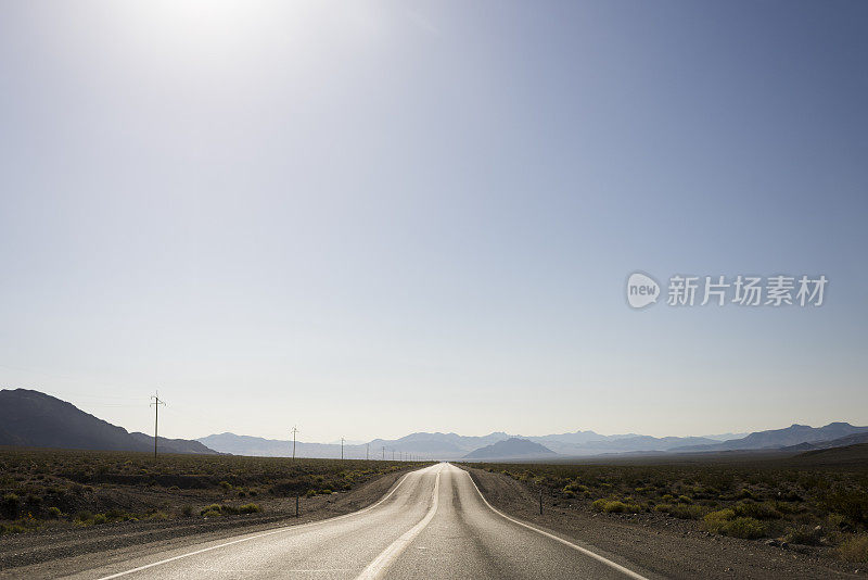 穿越沙漠的道路