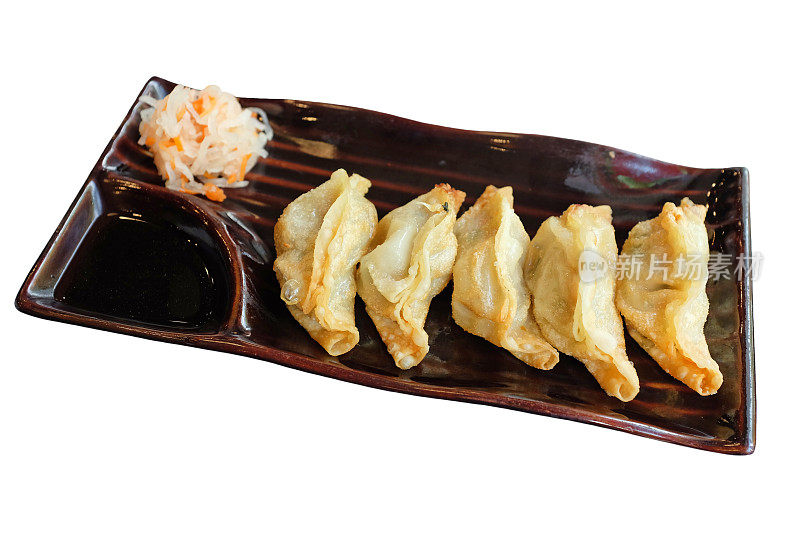煎饺孤立在白色背景上。受欢迎的日本食品。