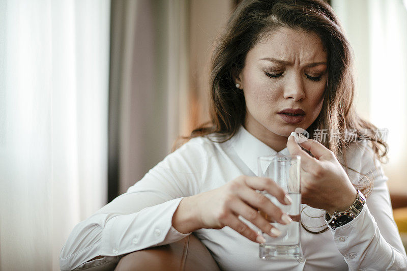 医学，女人，问题，胃。胃痛的女人