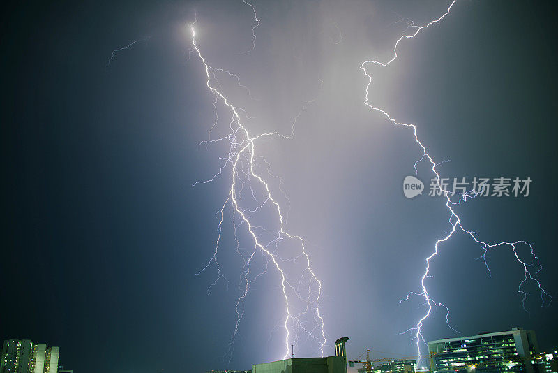 雷击地面