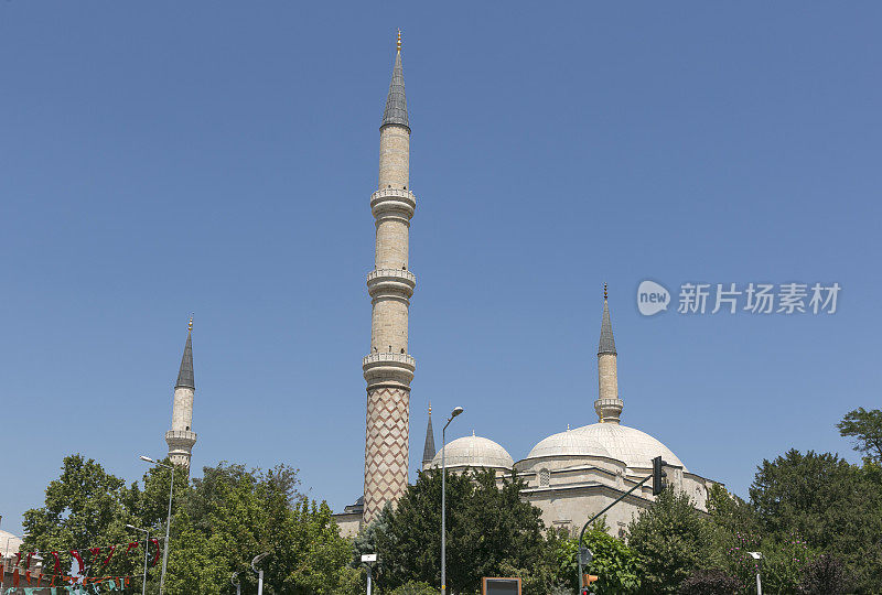 土耳其埃德尔内历史悠久的清真寺，有尖塔