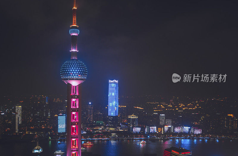 黄昏的上海天际线