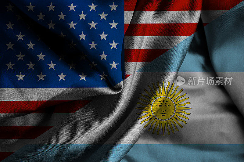 飘扬着阿根廷和美国的旗帜