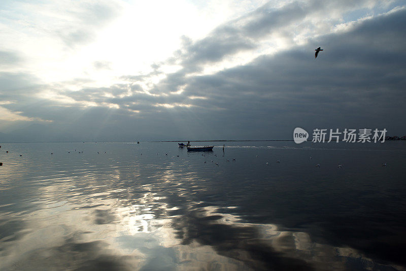 伊兹密尔海湾一个宁静的早晨