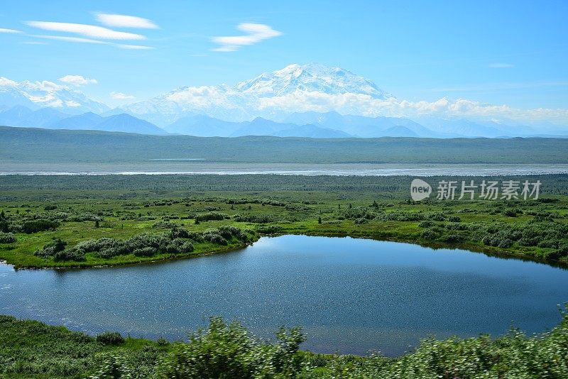 冰雪覆盖德纳里峰