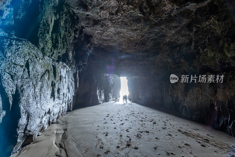 宏伟的大教堂洞穴，卡特林，新西兰