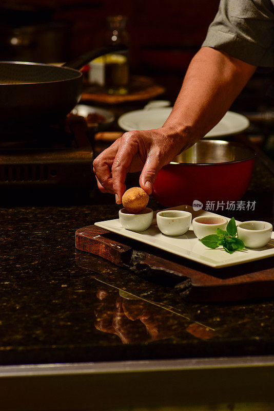 由厨师制作的有机零食。传统的美食。喂养运行。