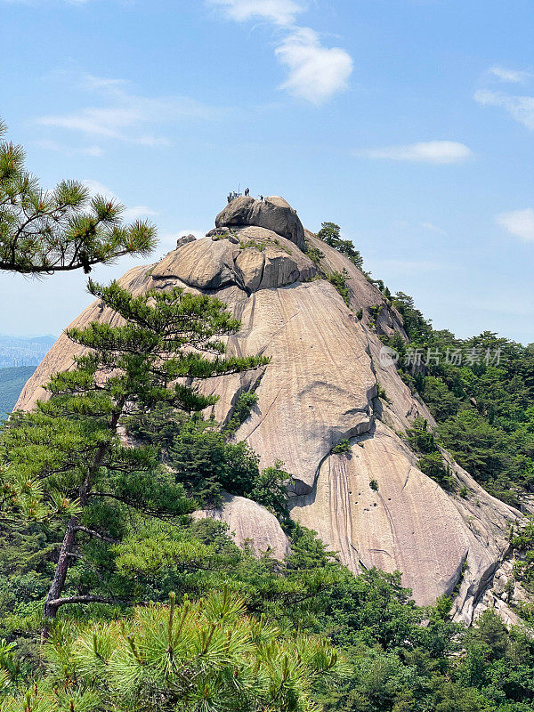 夏季首尔北汉山国立公园