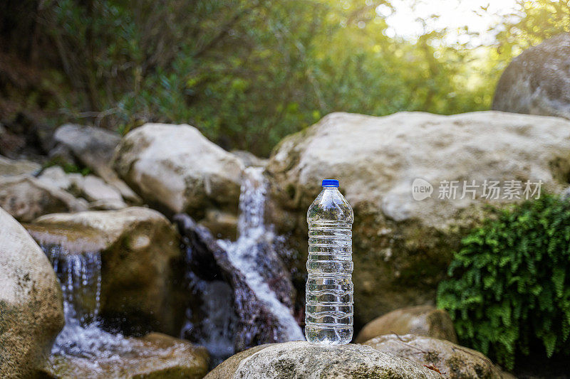 塑料水瓶天然水源