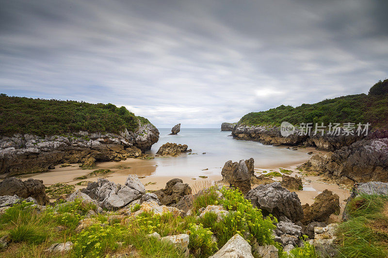 阿斯图里亚斯海岸布尔纳海滩的海景