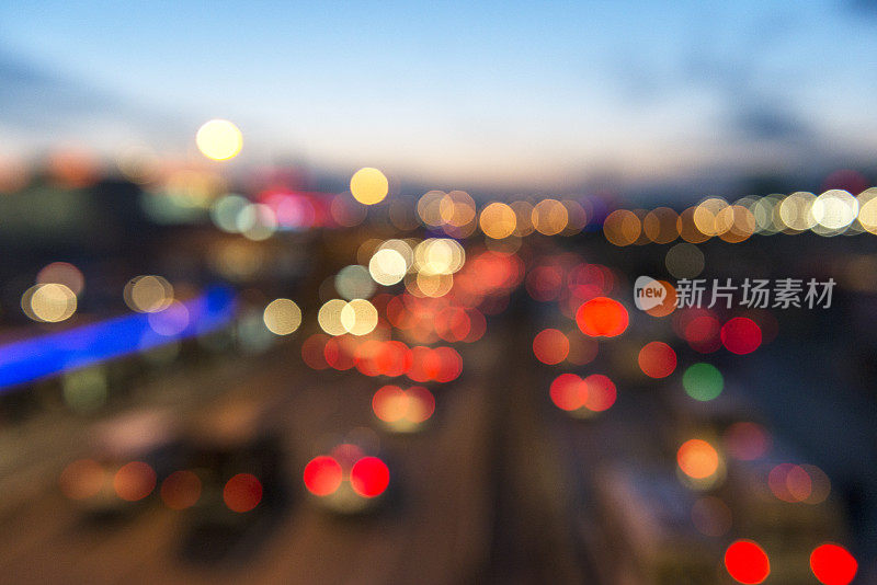 道路上车辆的交通抽象灯光背景