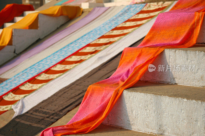 瓦拉纳西的传统印度布料和丝绸