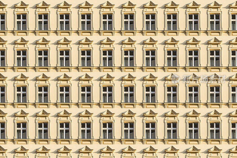 建筑模式，柏林Kreuzberg的一个老房子的窗户