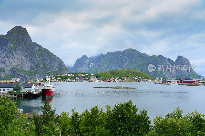 挪威，挪威罗浮敦群岛的日落风景