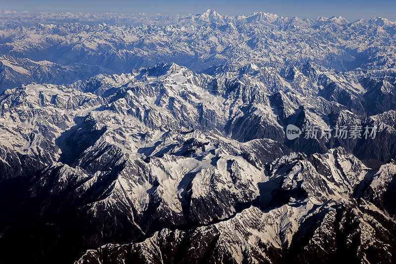 从空中俯瞰到斯瓦特山谷，巴基斯坦，蒂里希米尔，中亚