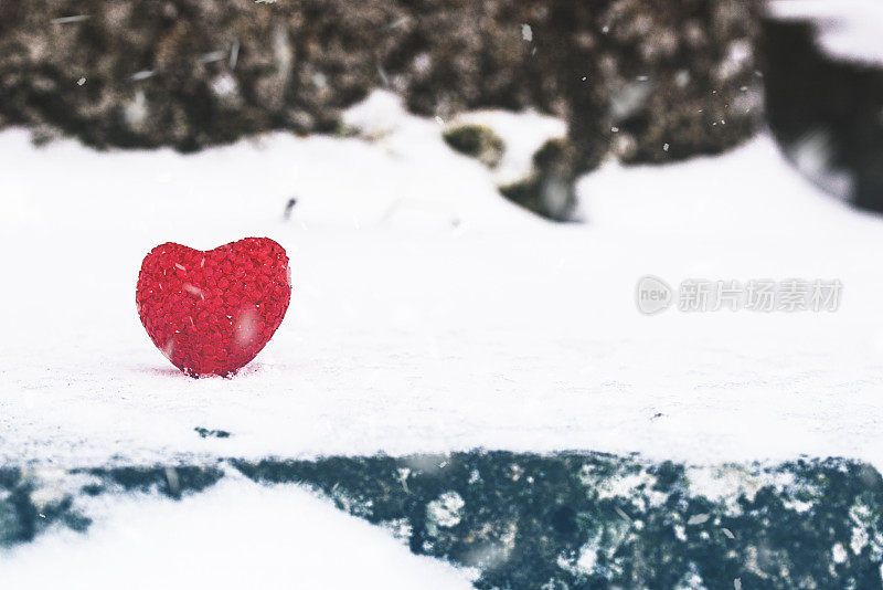 雪上的红心