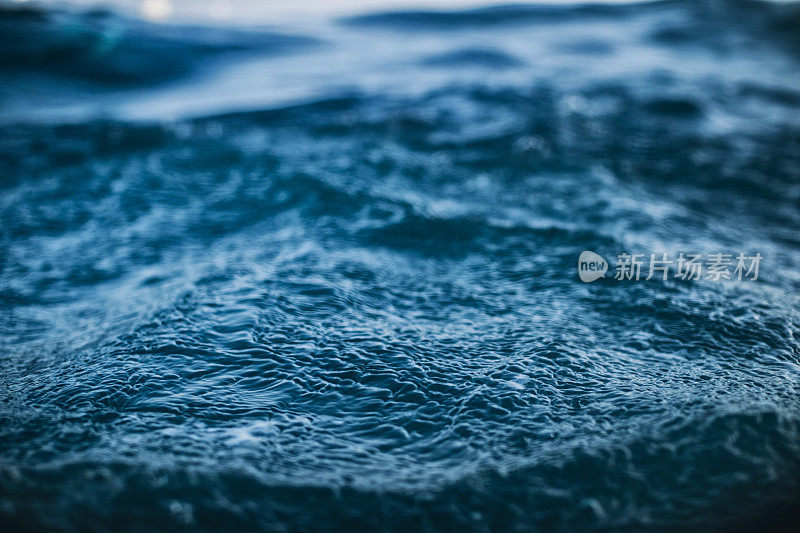 大海的形状:海浪的撞击