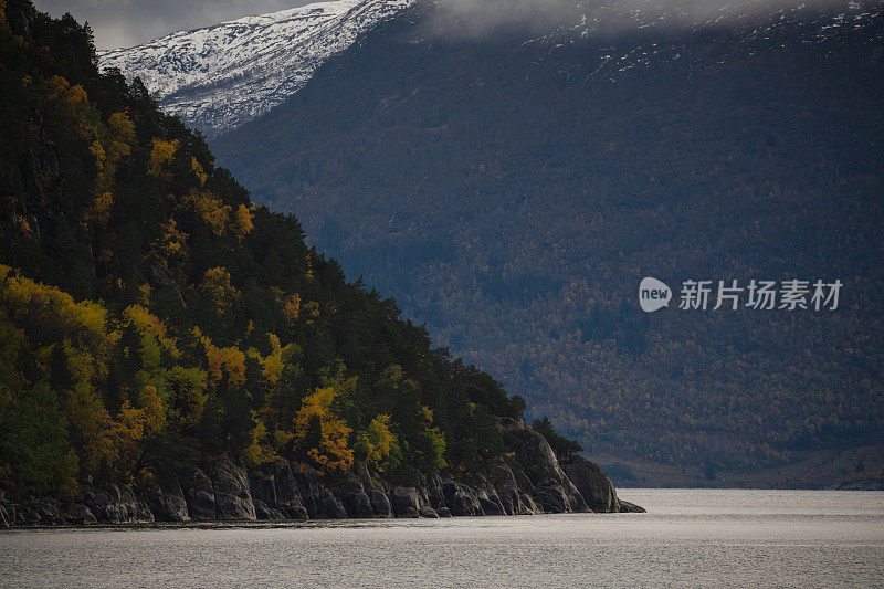 挪威户外风景:峡湾景观