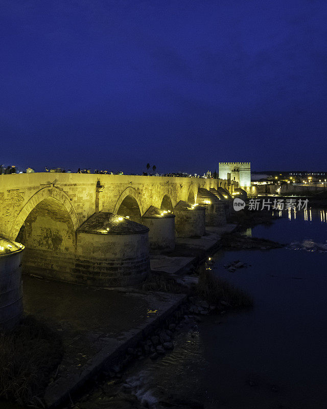 科尔多瓦的罗马桥和卡拉霍拉塔，两处联合国教科文组织遗产(西班牙安达卢西亚)