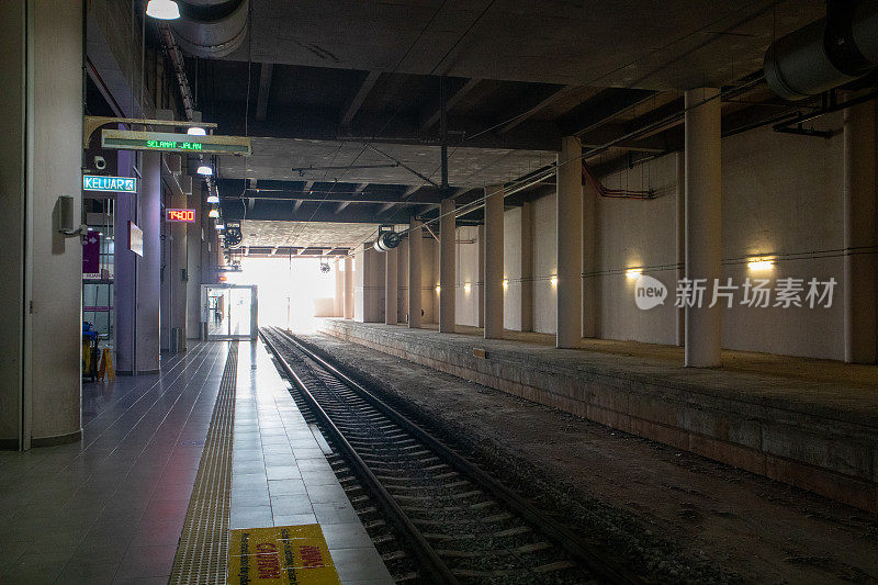 地下特快列车站进入吉隆坡市区