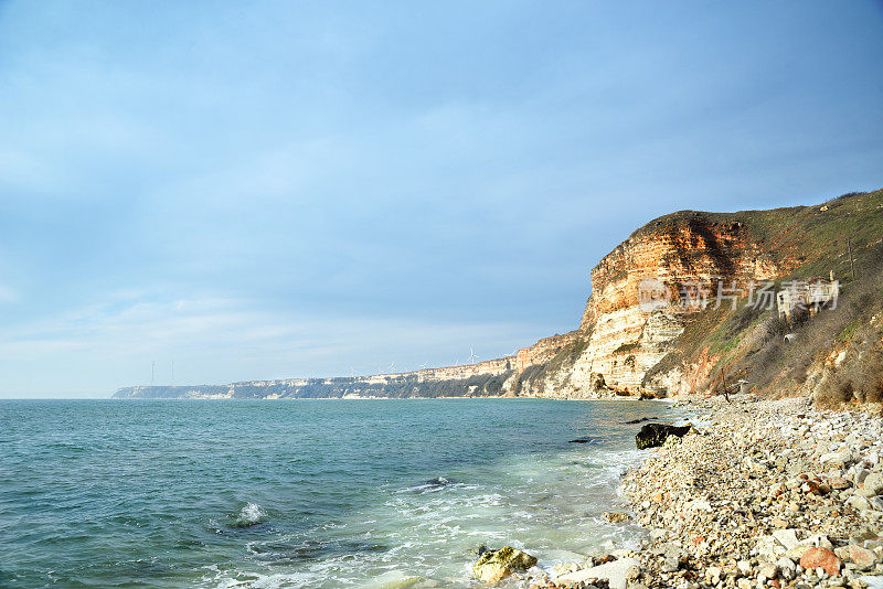 陡峭的海岸