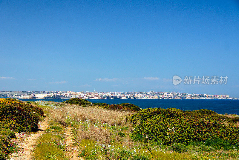 西西里岛的海岸线