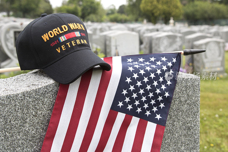 墓碑上的二战帽