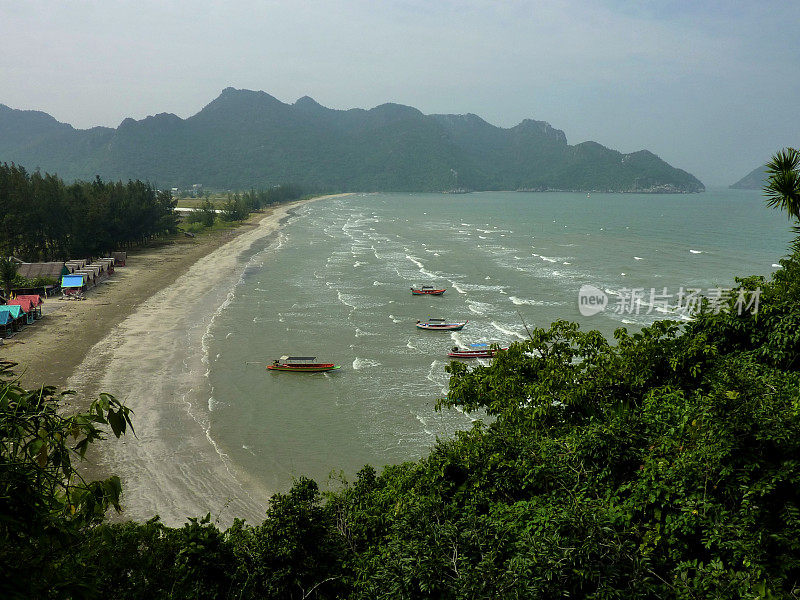 邦浦海滩，风景秀丽——泰国