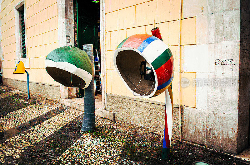 椰子形状的巴西电话亭