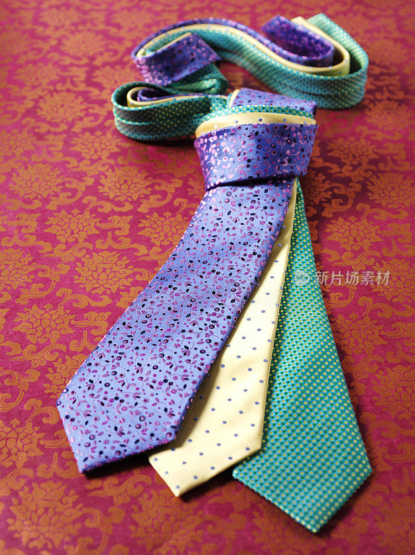 系领带
