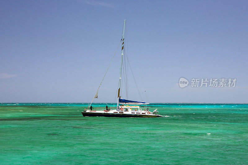 在加勒比海航行