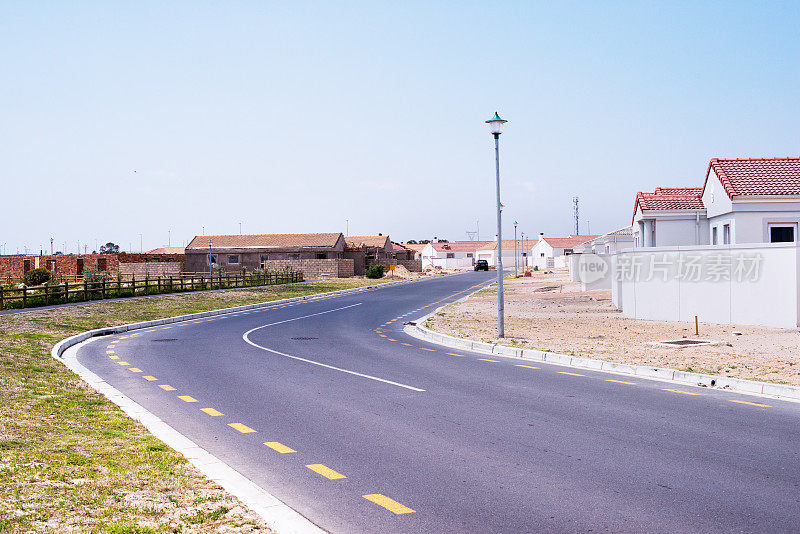 通往郊区的道路