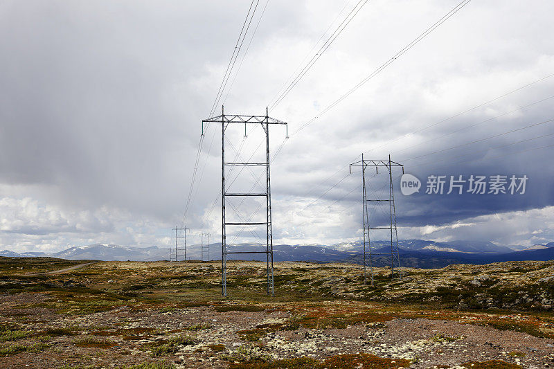山里的电塔。