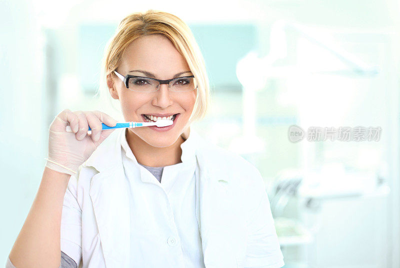 牙医用牙刷。