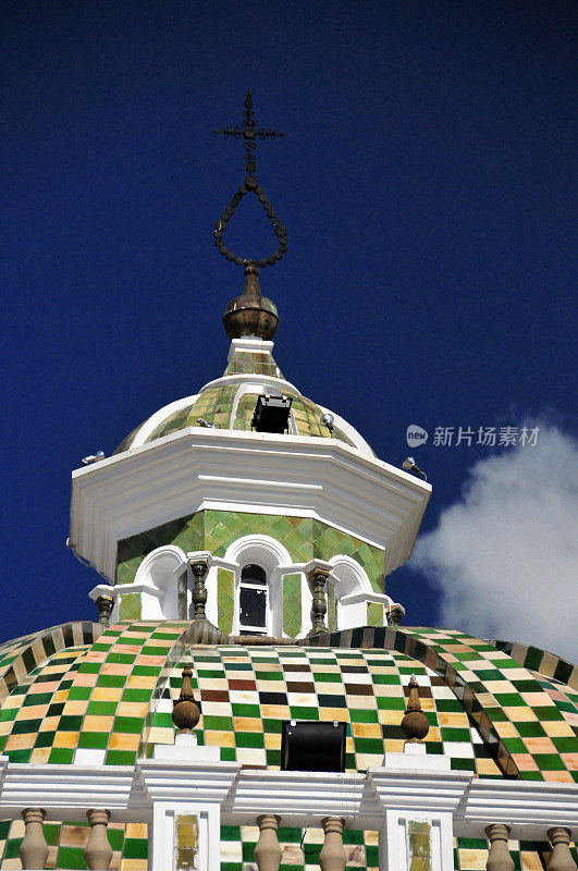 厄瓜多尔基多:多米尼加教堂拱门上的圆顶