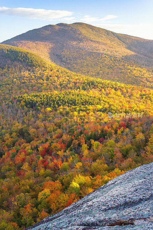 美国新罕布什尔州秋季的白山