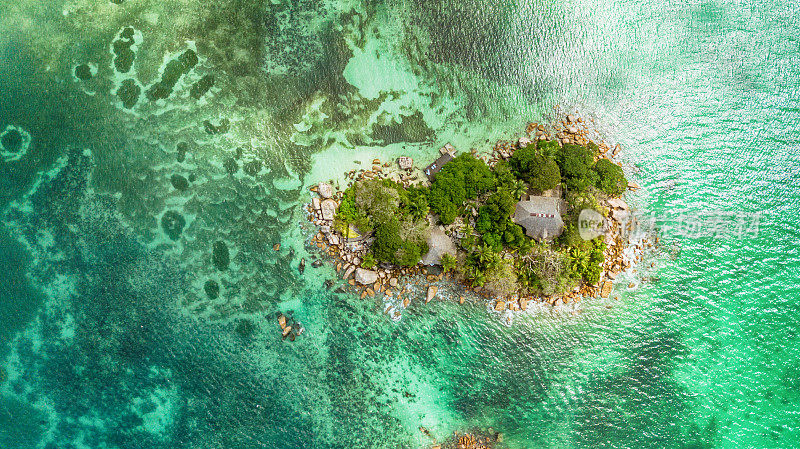飞过一个小岛——塞舌尔
