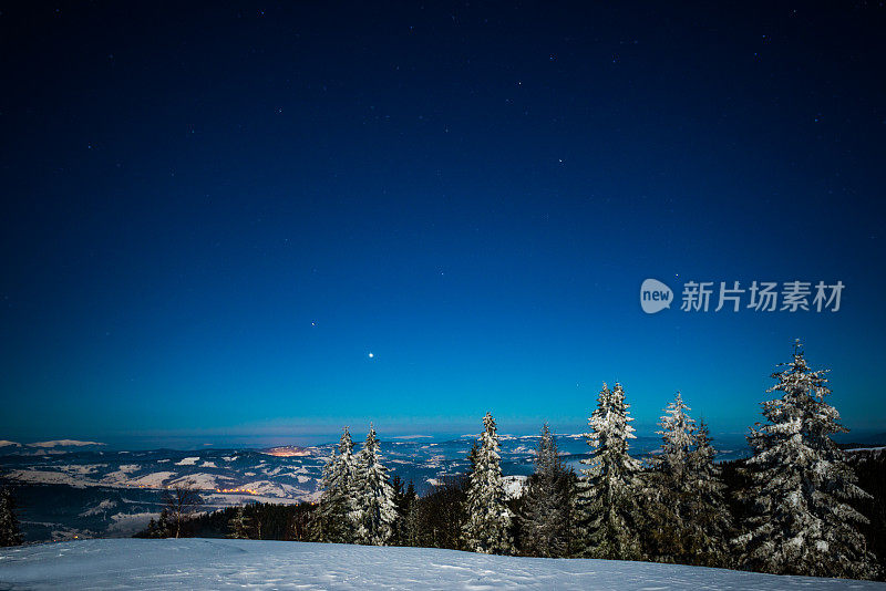 雪山里的夜星